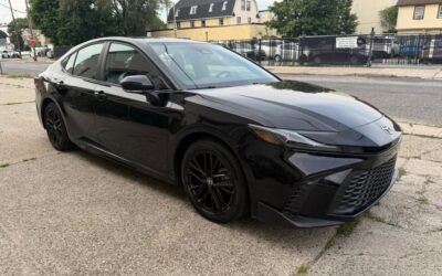 2025 Toyota Camry SE Hybrid